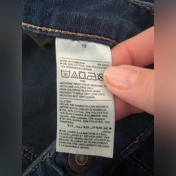 Old Navy - super stretchy Rockstar jeggings in a dark denim - Picture 3 of 5